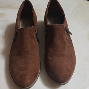 American Eagle Outfitters Brown Suede Flats